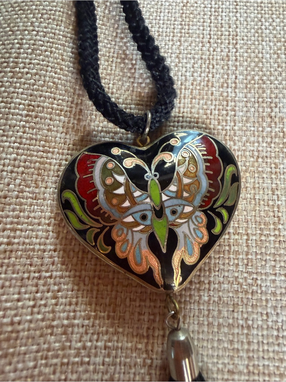 Heart Butterfly heart- shaped Pendant Necklace in Black and Green
